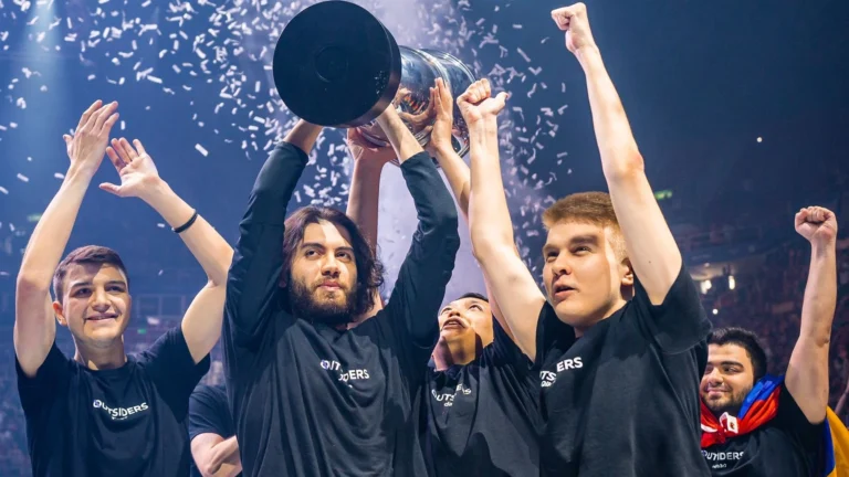Глава Virtus.pro объяснил частую смену тренеров в команде CS2