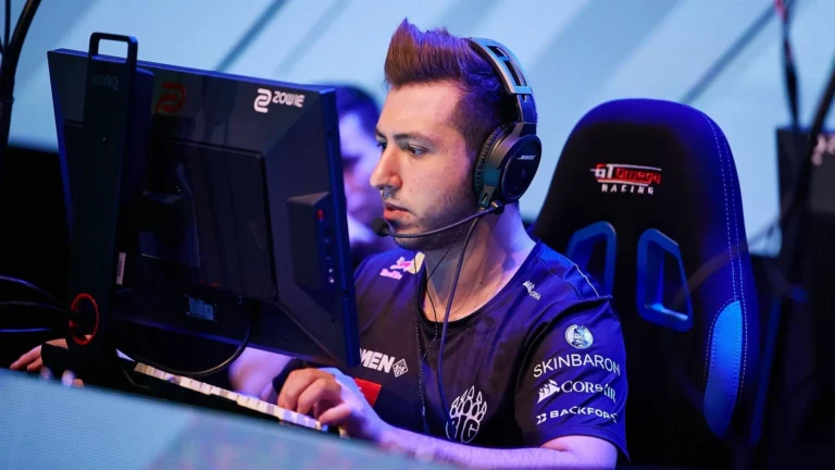 Стример CS2 XANTARES вернулся на Twitch спустя четыре года бана