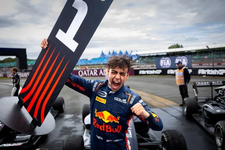 Red Bull просит FIA сделать исключение для 17-летнего Линдблада