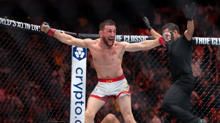 Двалишвили защитил титул чемпиона UFC, победив О’Мэлли удушающим приемом