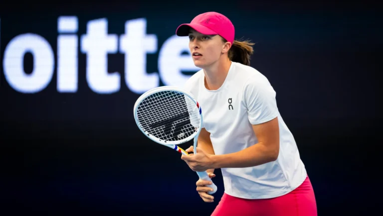 Швентек Ролан Гарростағы сәтсіздіктен кейін WTA рейтингінің топ-5-тен шықты