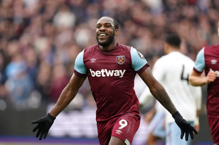 West Ham отложил решение по контракту Антонио после серьезной аварии