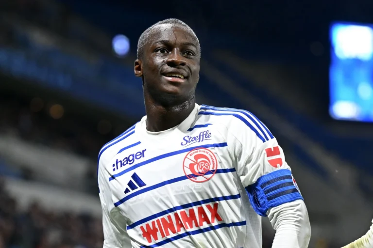Leeds United Страсбург капитанын 22 миллион фунтқа алмақшы