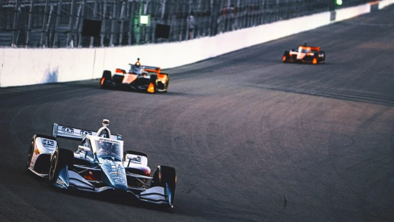 IndyCar-дағы қатты апат: Ньюгарденнің көлігі соқтығысудан аударылды