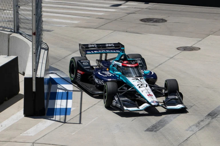 Кайл Кирквуд одержал историческую победу на овальной трассе IndyCar