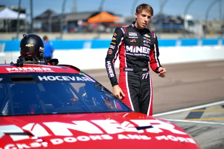 NASCAR жүргізушісі Мексика туралы қорлайтын сөздері үшін $50 000 айыппұл төлейді