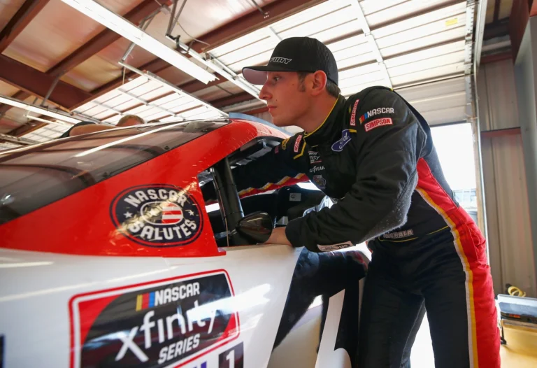 Кац Грала возвращается в NASCAR Xfinity Series с командой Sam Hunt Racing