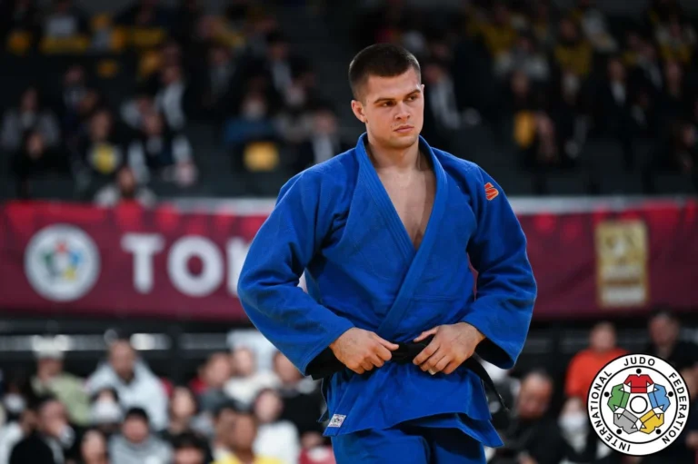 Российский дзюдоист сенсационно победил японца в финале чемпионата мира