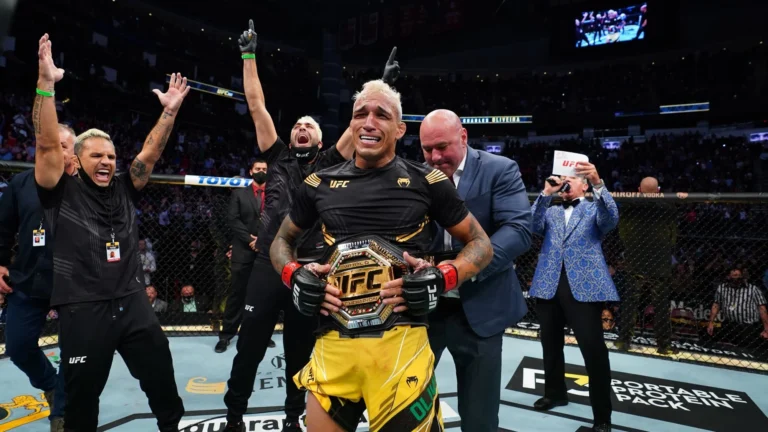 Успешные переходы из полулегкого в легкий вес в истории UFC