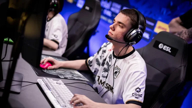 Игрок Team Spirit совершил невероятный клатч против MOUZ на мейджоре в Остине