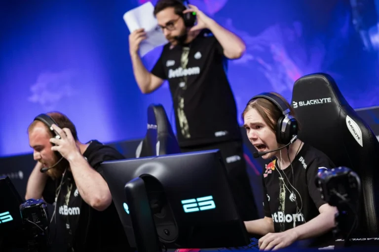 The Mongolz сенсационно выбили FaZe Clan с мейджора по CS2 в Остине