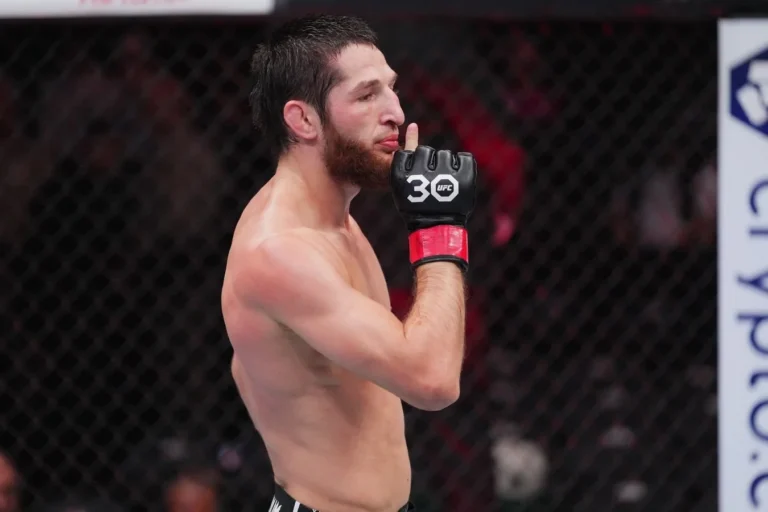 Тагир Уланбеков рассказал о победе над Азатом Максумом в UFC