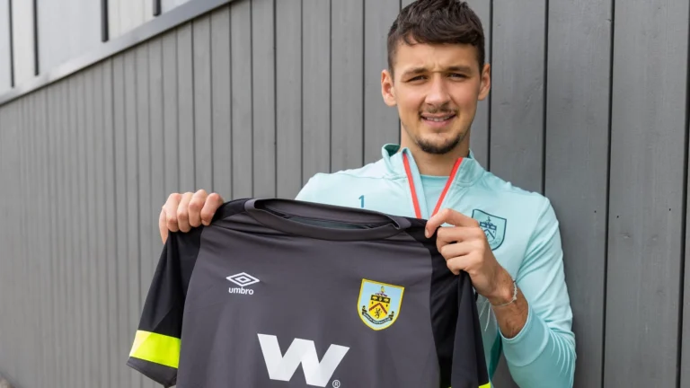 Newcastle United ведет переговоры о трансфере молодого вратаря сборной Англии
