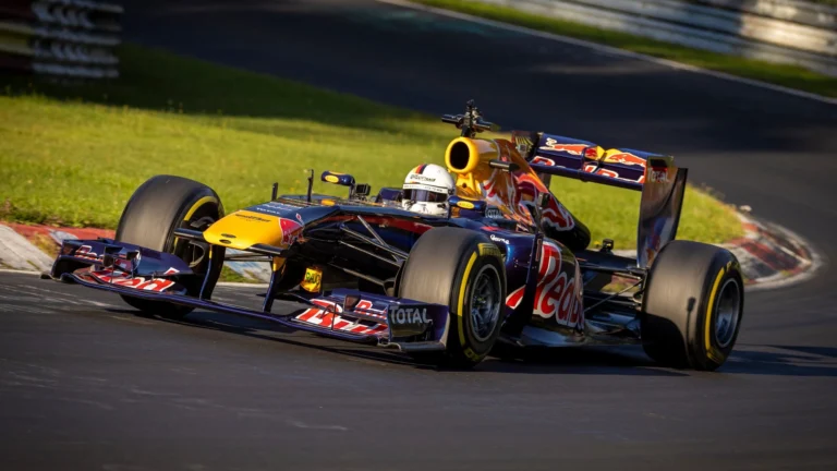 Себастьян Феттель может стать преемником Хельмута Марко в Red Bull