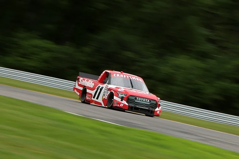 Кори Хейм доминировал в гонке NASCAR Truck в Лайм-Рок-Парке