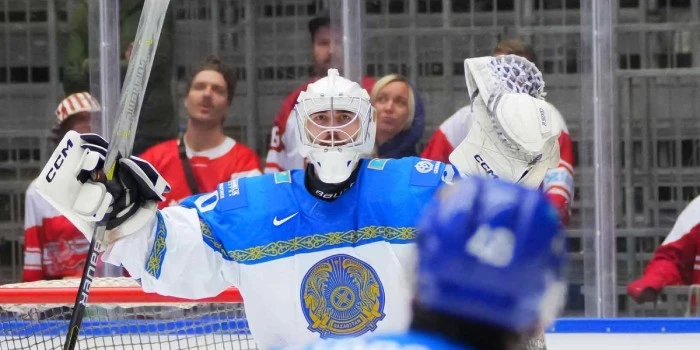 Голкипер сборной Казахстана заключил контракт с клубом АХЛ
