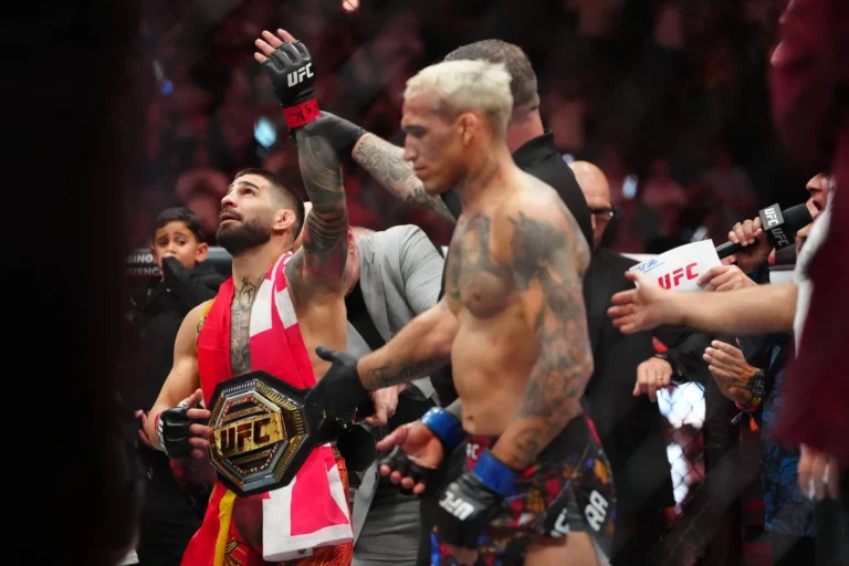 Чемпион UFC Топурия отказался от боя с Гейджи