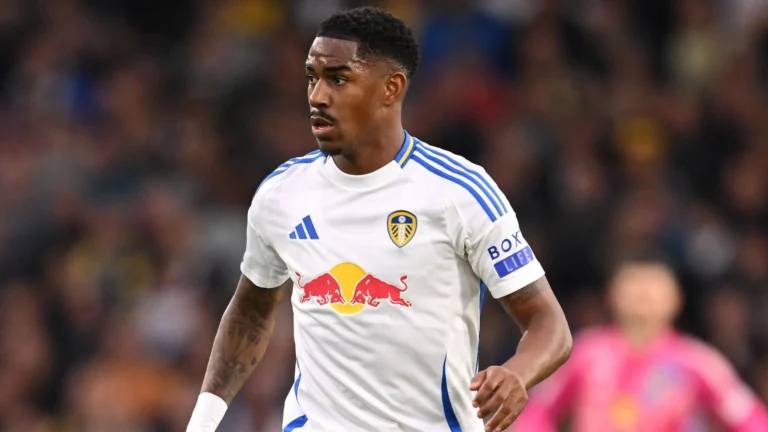 Junior Firpo покидает Лидс после четырех лет в клубе