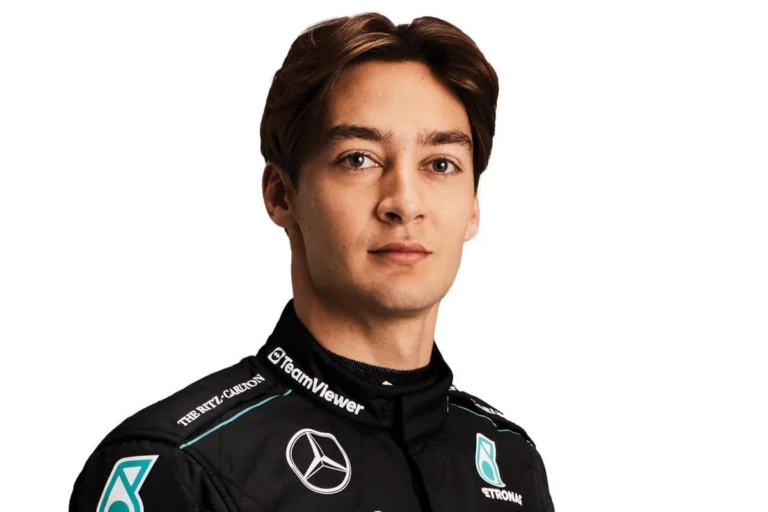 Расселл дал понять, что не собирается покидать Mercedes