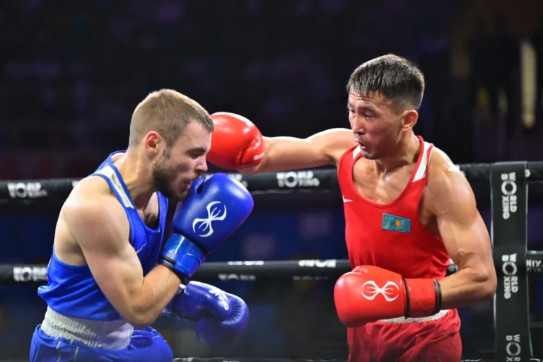 Казахстанский боксер пробился в финал ЭКМ, одолев призера Европы