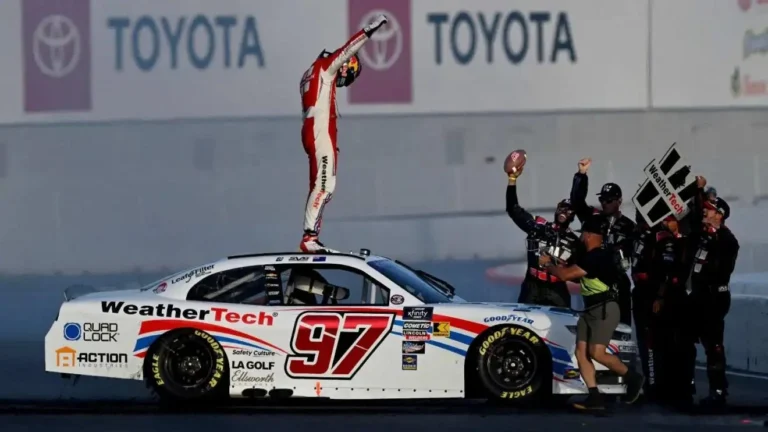 Ван Гисберген одержал третью победу в гонке NASCAR Cup Series