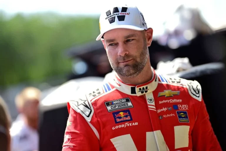 Ван Гисберген завоевал поул в гонке NASCAR Xfinity в Сономе