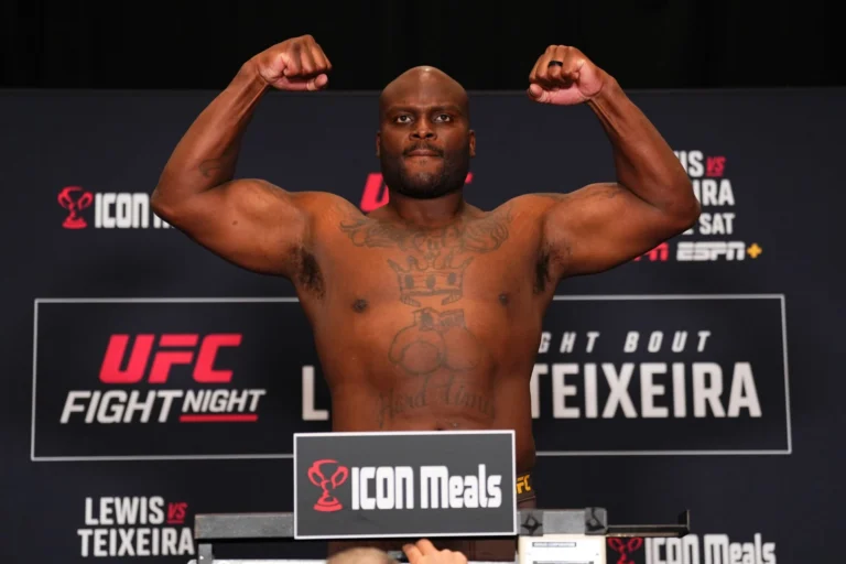 Деррик Льюис нокаутировал Тейшейру в первом раунде на турнире UFC