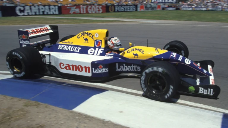 Руководитель Williams прокатился на легендарном болиде Мэнселла 1992 года