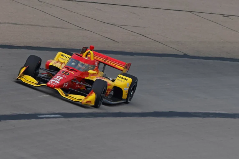 Палоу одержал седьмую победу в сезоне IndyCar на трассе в Айове