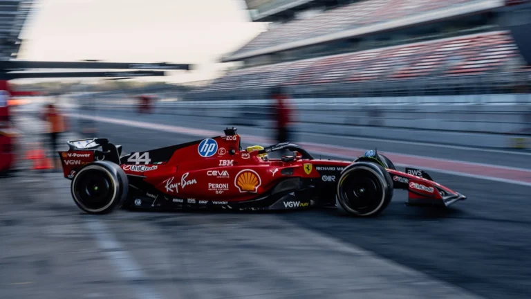 Хэмилтон хочет внести свой “ДНК” в болид Ferrari 2026 года