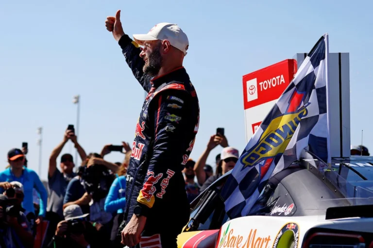 Ван Гисберген одержал доминирующую победу в гонке NASCAR на трассе Сонома