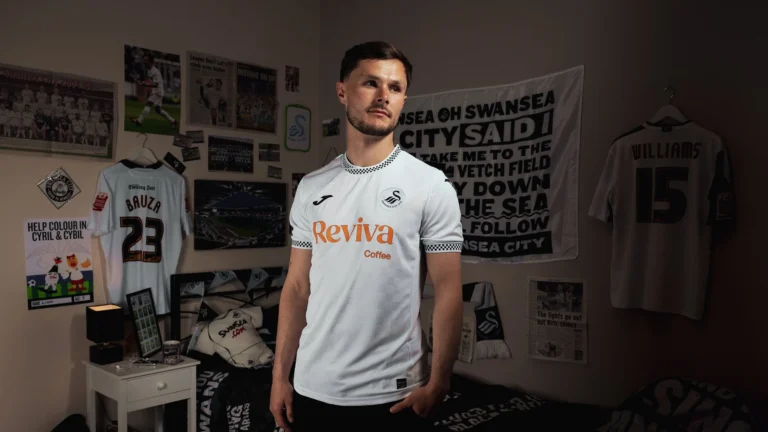Swansea City представил новую форму с отсылкой к сезону-1996/97