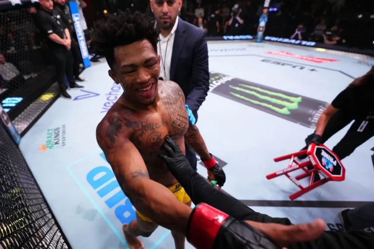 UFC-дің жаңа жұлдызы Винисиус Оливейра промоушендегі төртінші жекпе-жегіне дайындалуда