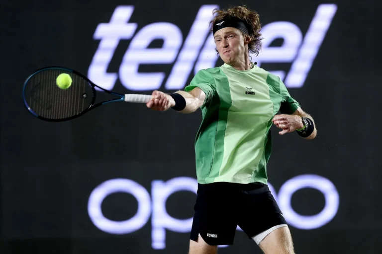 Рублев уверенно вышел в четвертьфинал турнира ATP 250 в Лос-Кабос