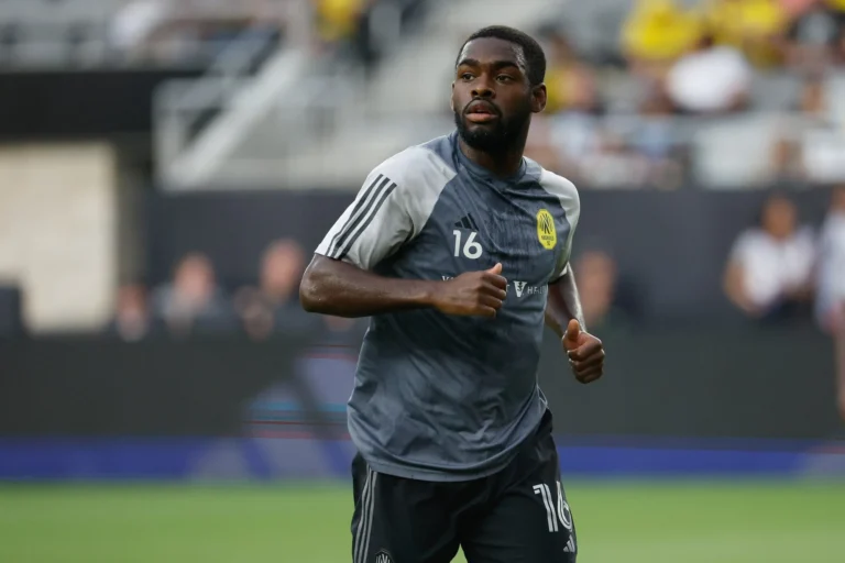 Ротерем Юнайтед MLS жартылай қорғаушысымен келісімшартқа отырды