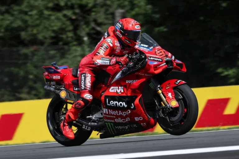 Марк Маркес одержал уверенную победу на Гран-при Чехии MotoGP
