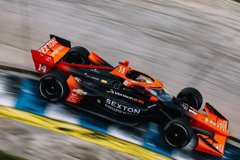 Гонщик IndyCar Ферруччи пропустит гонку в Торонто из-за аварии на разминке