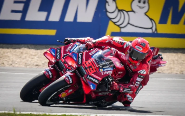 Марк Маркес пен Баньяя драмалық спринттен кейін MotoGP-дің Чехиядағы басты жарысына дайындалуда