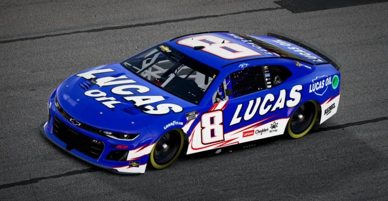 Кайл Буш предложил убрать камеры заднего вида в NASCAR