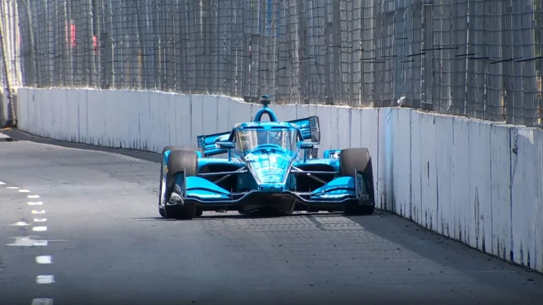Массовый завал на гонке IndyCar в Торонто: пять пилотов сошли в первой трети гонки
