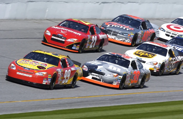 NASCAR изменил правила после судебного спора с гоночными командами