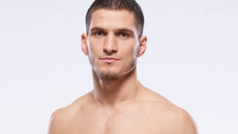 Мовсар Евлоев снялся с турнира UFC в Абу-Даби из-за травмы