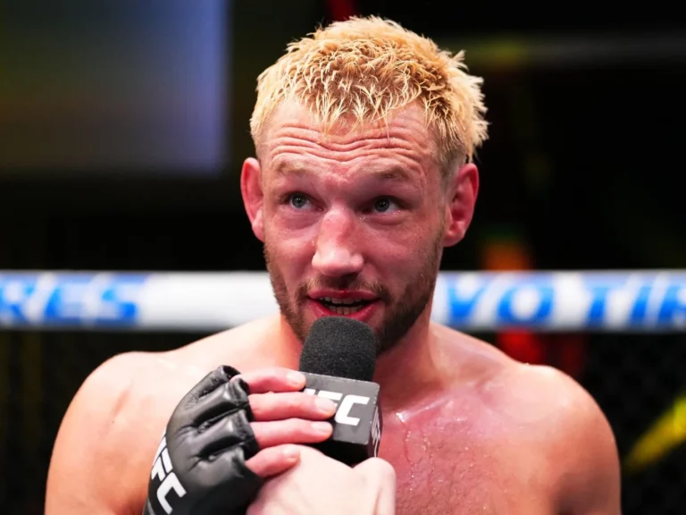 Восходящая звезда UFC де Риддер готовится к главному бою карьеры