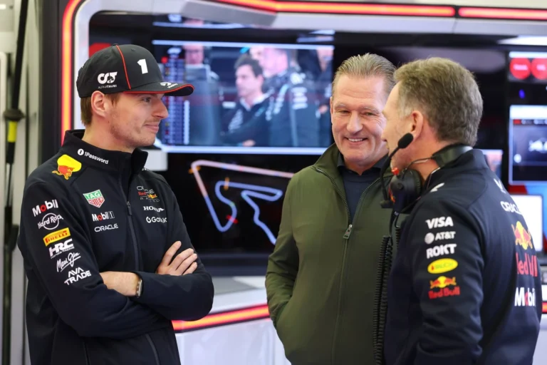 Мартин Брандл рассказал о влиянии семьи Ферстаппен на руководство Red Bull