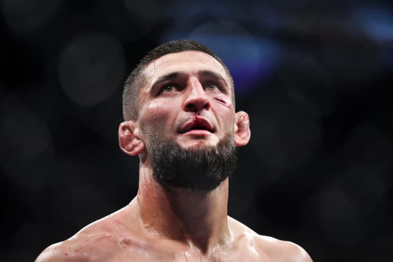 Бұрынғы UFC чемпионы Чимаев — Дю Плесси жекпе-жегіне болжам жасады