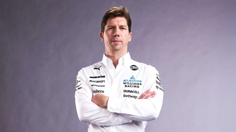 Руководитель Williams извинился перед Сайнсом за проблемы на пит-стопе