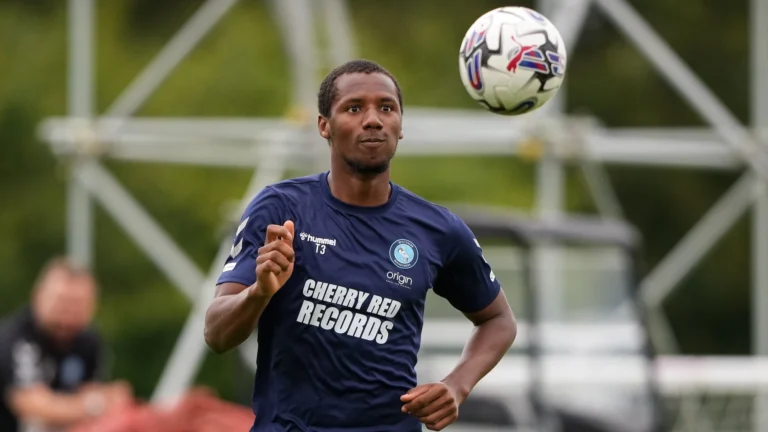 Preston North End Уиком шабуылшысын трансферлеуге ұсыныс жасады