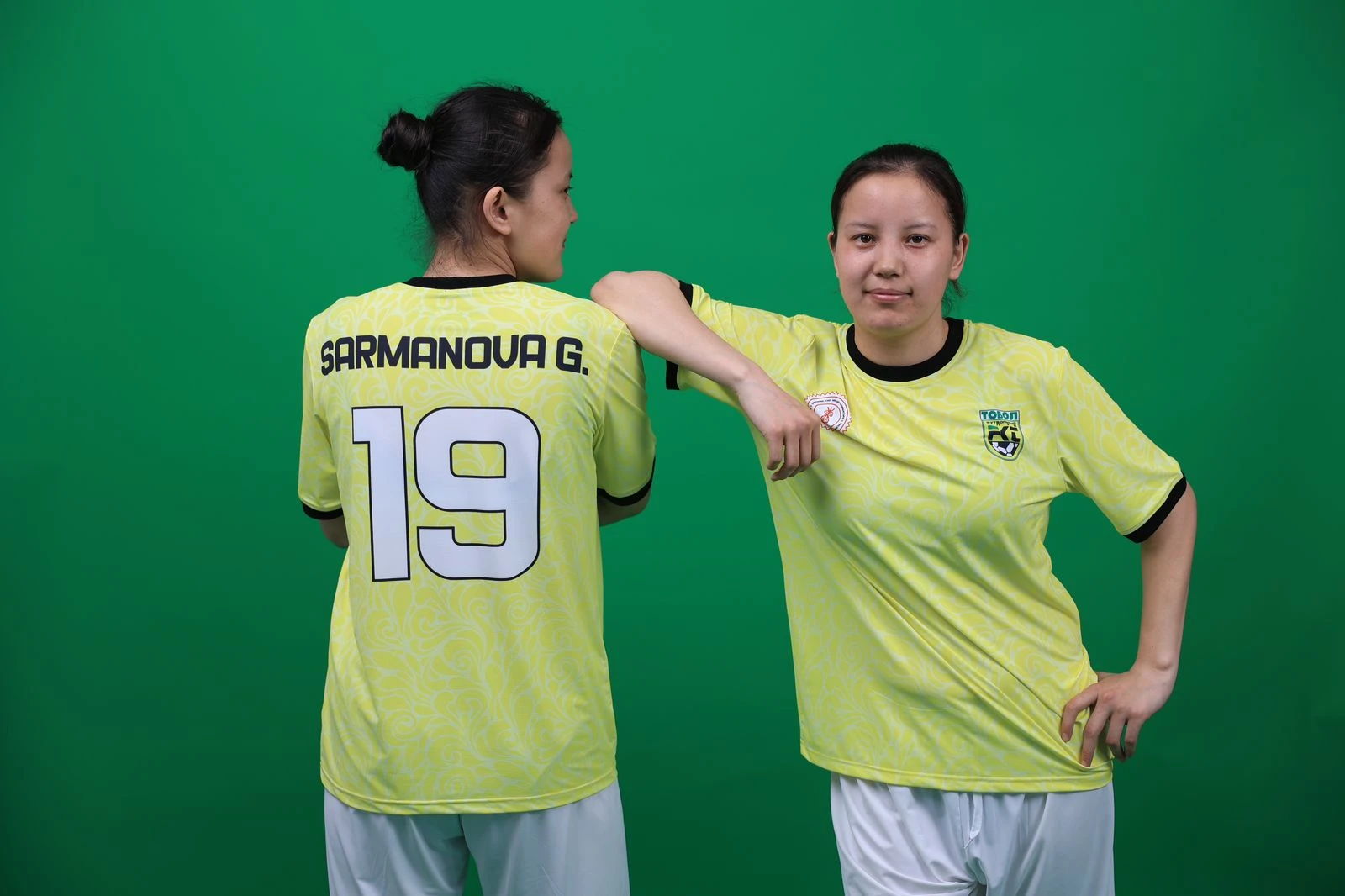 Қыздар клубтарда