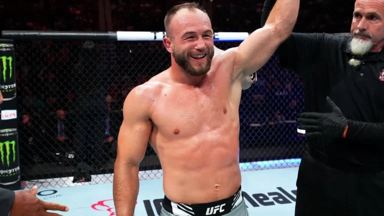 Матеуш Ребецки встретится с товарищем по команде в со-главном событии UFC