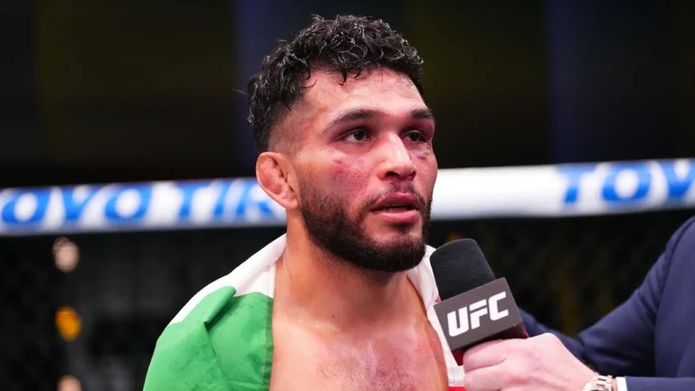 Непобежденный Дэнни Силва готовится к важному бою в UFC